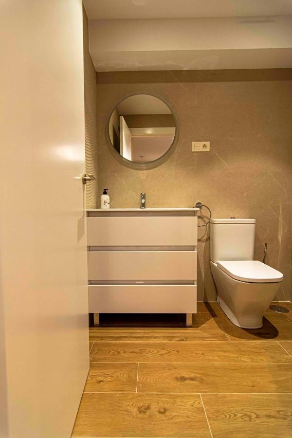 Apartamentos 1 Abril Малага Экстерьер фото