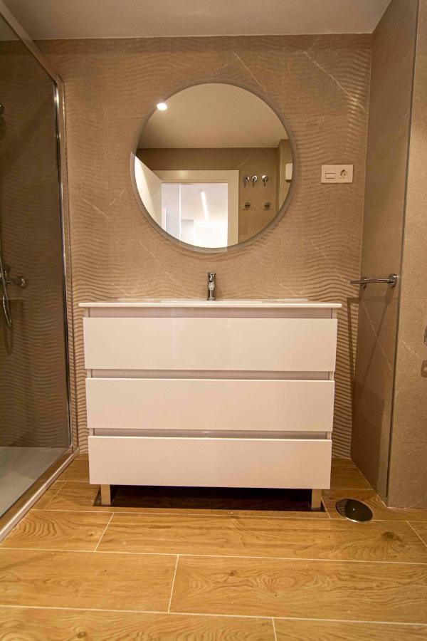 Apartamentos 1 Abril Малага Экстерьер фото